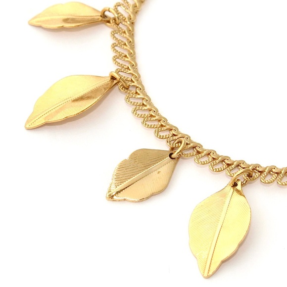 Vintage Trifari Leaf Charm Bracelet Gold Plated Dangle Leaves - Picture 3 of 5